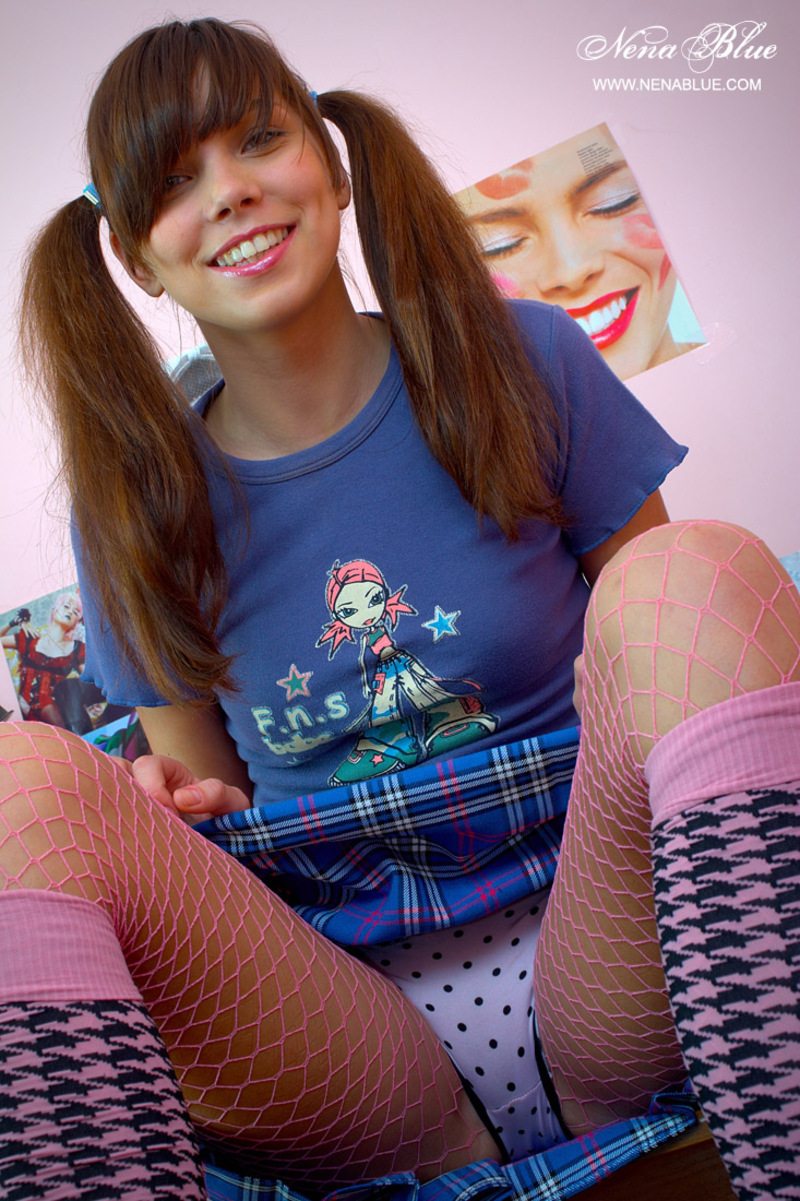 Sexy Lucy in pink-09