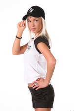 Natali Blond goes naked-01