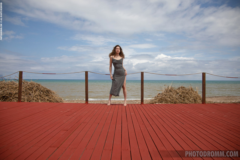 Stunning Hope Posing Naked Outdoors-00
