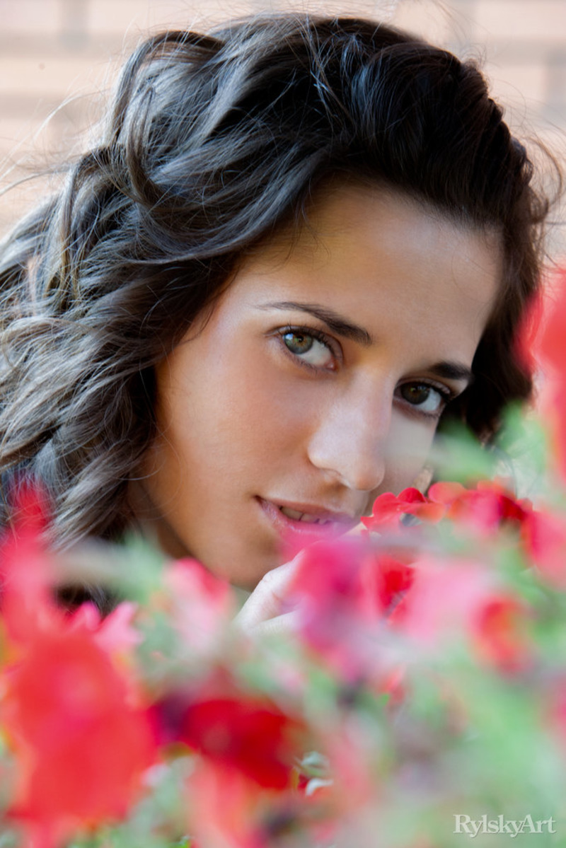 Irina Posing Naked In The Garden-12