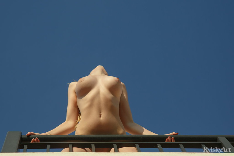 Busty Blonde Delizi Looks So Sexy-04