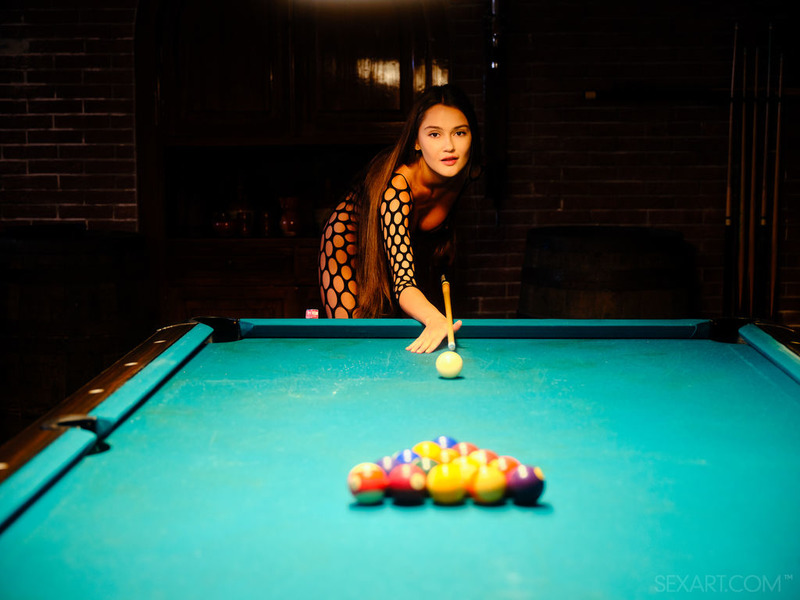 Sonya Blaze Playing Pool-09