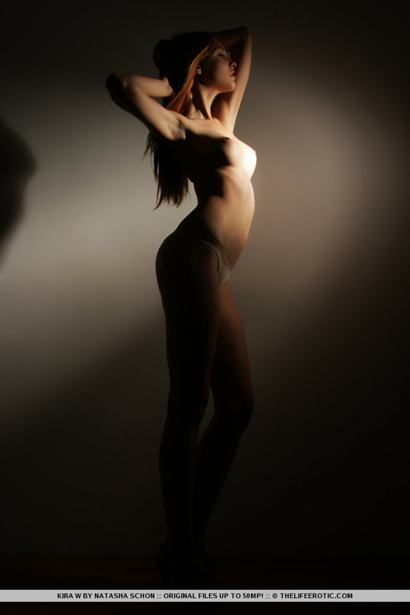 Naked girl in the dark-03