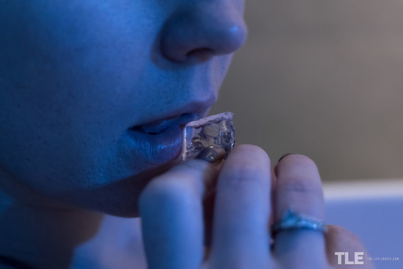 Kourtney Playing With Ice Cubes-04