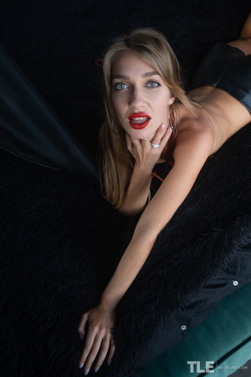 Leather And Ropes-03