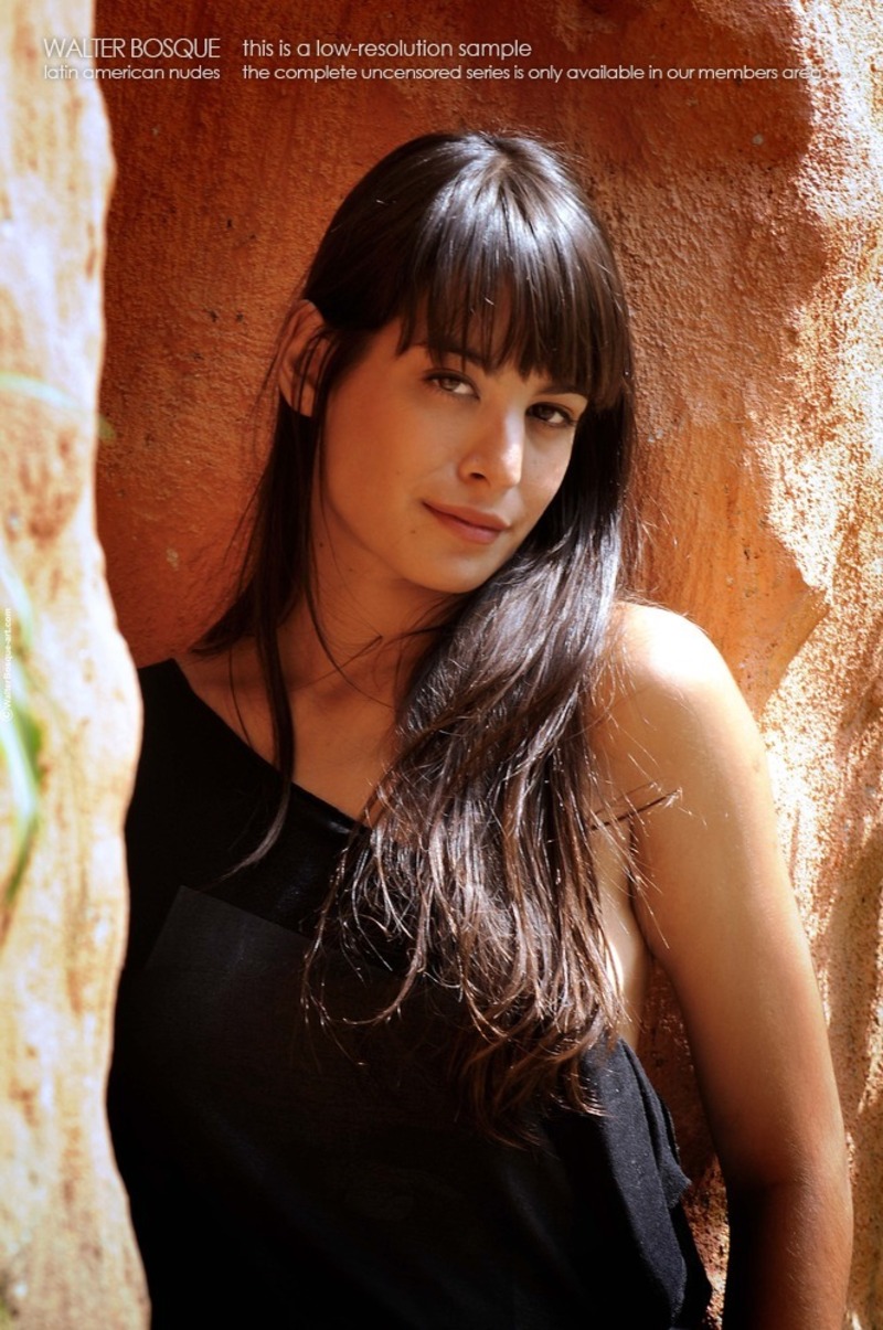 Naked teen posing in erotic pics-01