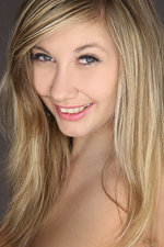 Busty teen in a casting-00