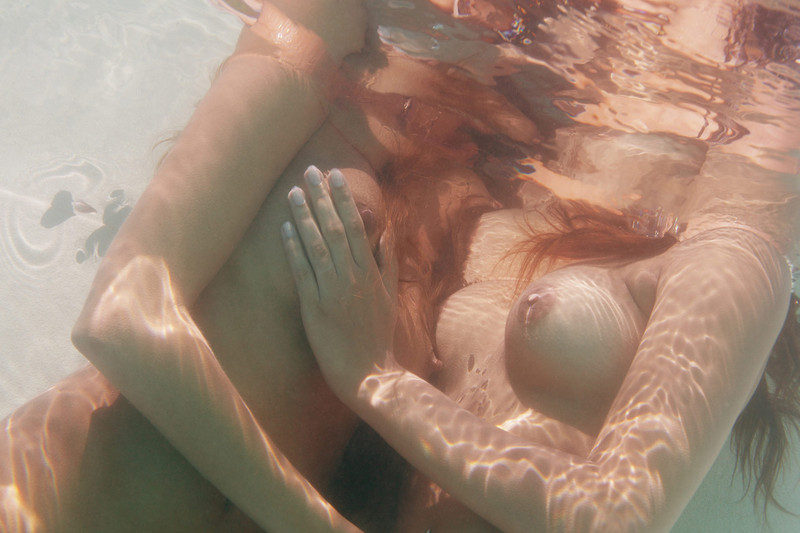 Underwater lesbian sex-15