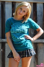 Busty Blonde Maey Linn-00