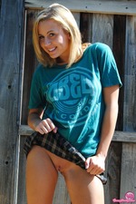 Busty Blonde Maey Linn-07