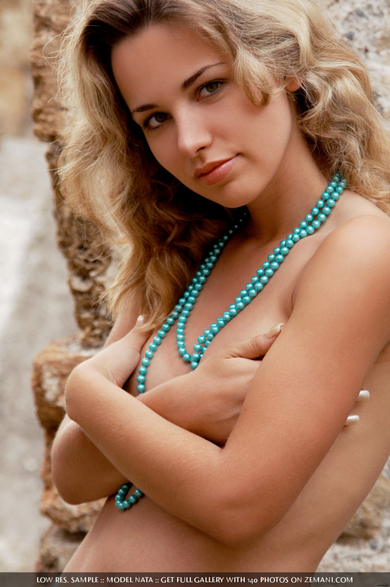 Outdoor nakedness with Nata-00
