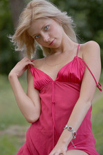 Naked blonde shows her pussy in the forest-01