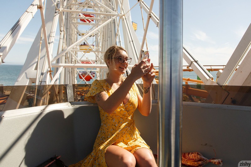 Cute Busty Gabbie Carter-09